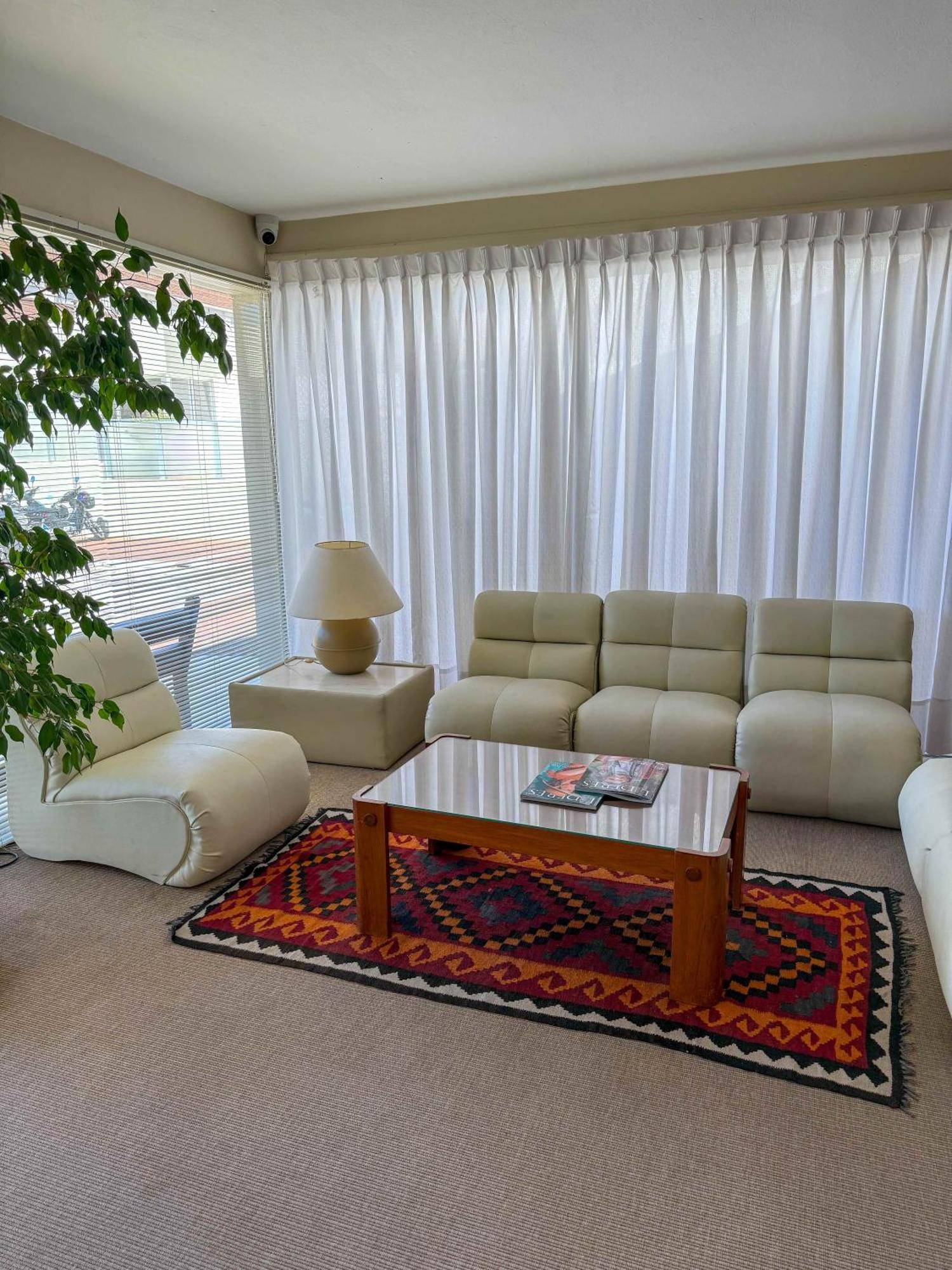 Ajax Hotel 3*